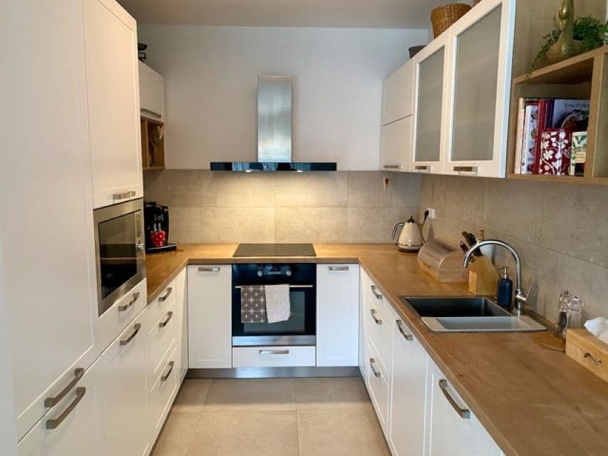 Pronájem domu 108 m², pozemek 79 m², Na Kopci, Mukařov, Středočeský kraj Pronájem domu 108 m², pozemek 79 m², Na Kopci, Mukařov, Středočeský kraj