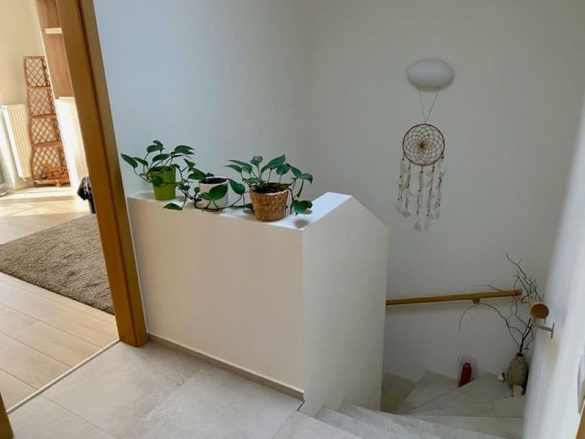 Pronájem domu 108 m², pozemek 79 m², Na Kopci, Mukařov, Středočeský kraj Pronájem domu 108 m², pozemek 79 m², Na Kopci, Mukařov, Středočeský kraj
