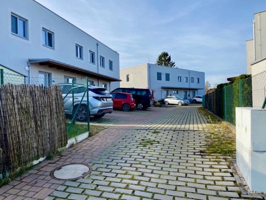 Pronájem domu 108 m², pozemek 79 m², Na Kopci, Mukařov, Středočeský kraj Pronájem domu 108 m², pozemek 79 m², Na Kopci, Mukařov, Středočeský kraj