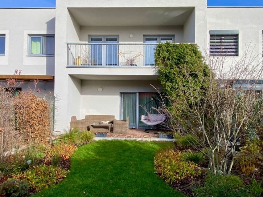 Pronájem domu 108 m², pozemek 79 m², Na Kopci, Mukařov, Středočeský kraj Pronájem domu 108 m², pozemek 79 m², Na Kopci, Mukařov, Středočeský kraj