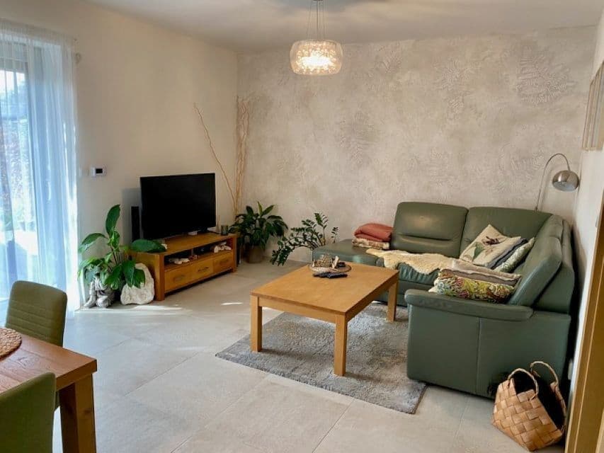 Pronájem domu 108 m², pozemek 79 m², Na Kopci, Mukařov, Středočeský kraj Pronájem domu 108 m², pozemek 79 m², Na Kopci, Mukařov, Středočeský kraj
