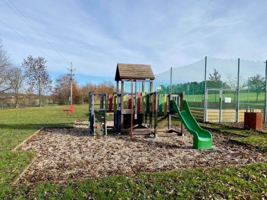 Pronájem domu 108 m², pozemek 79 m², Na Kopci, Mukařov, Středočeský kraj Pronájem domu 108 m², pozemek 79 m², Na Kopci, Mukařov, Středočeský kraj