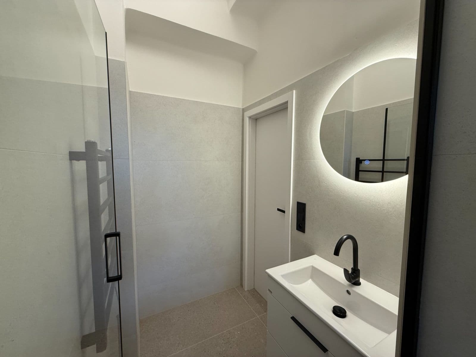 Pronájem bytu 1+1 45 m², Osadní, Praha, Praha Pronájem bytu 1+1 45 m², Osadní, Praha, Praha
