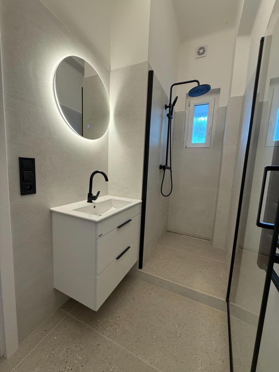 Pronájem bytu 1+1 45 m², Osadní, Praha, Praha Pronájem bytu 1+1 45 m², Osadní, Praha, Praha