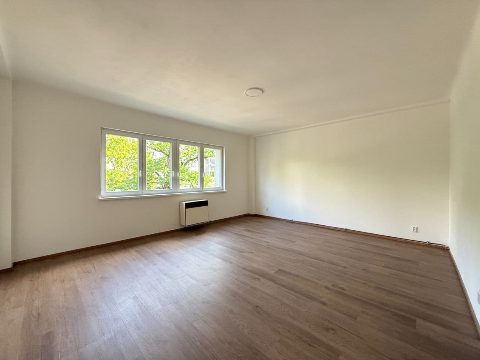 Pronájem bytu 1+1 45 m², Osadní, Praha, Praha Pronájem bytu 1+1 45 m², Osadní, Praha, Praha