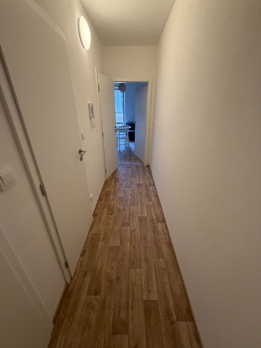 Pronájem bytu 2+kk 39 m², Vestecká, Nehvizdy, Středočeský kraj Pronájem bytu 2+kk 39 m², Vestecká, Nehvizdy, Středočeský kraj