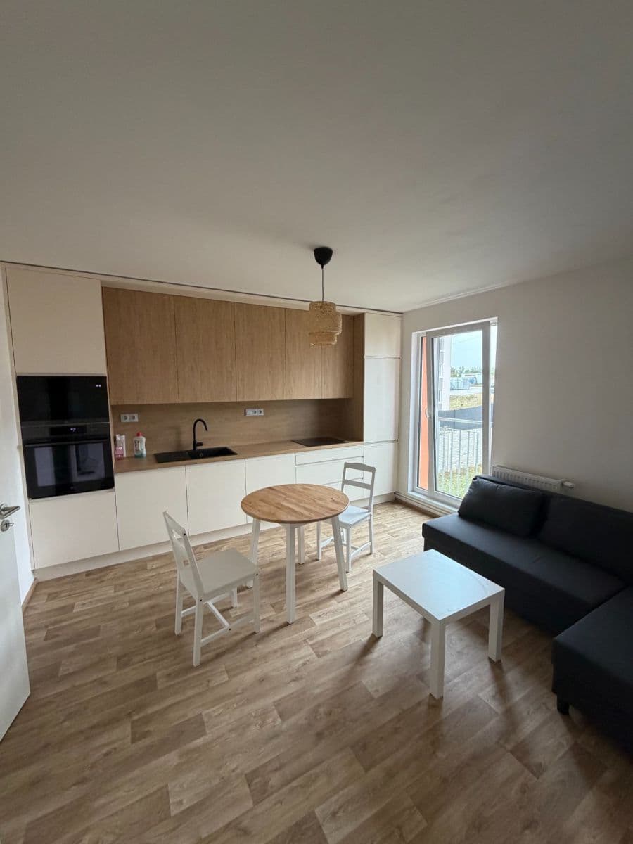 Pronájem bytu 2+kk 39 m², Vestecká, Nehvizdy, Středočeský kraj Pronájem bytu 2+kk 39 m², Vestecká, Nehvizdy, Středočeský kraj