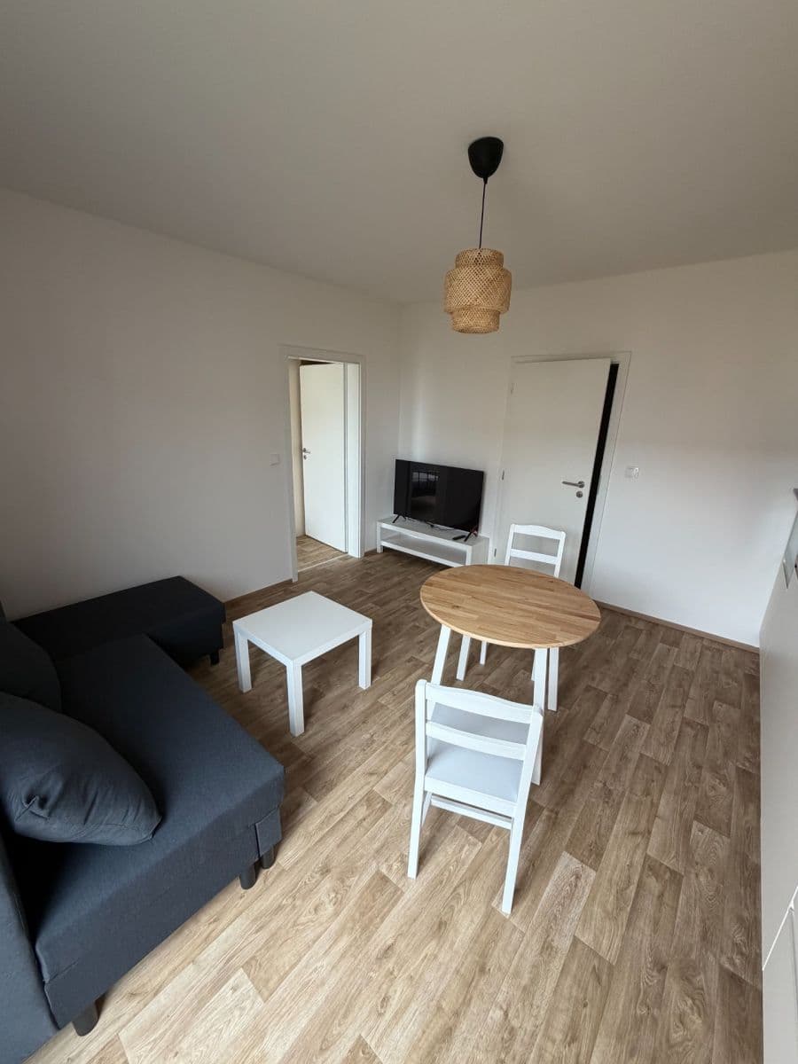 Pronájem bytu 2+kk 39 m², Vestecká, Nehvizdy, Středočeský kraj Pronájem bytu 2+kk 39 m², Vestecká, Nehvizdy, Středočeský kraj
