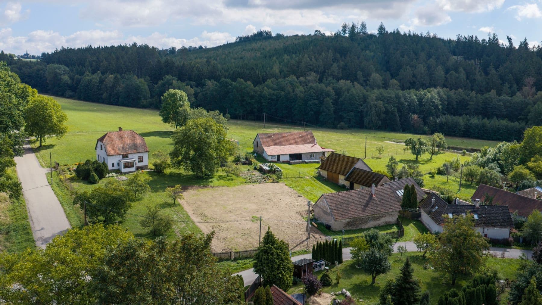 Prodej pozemku 1.052 m², Červený Újezd, Středočeský kraj Prodej pozemku 1.052 m², Červený Újezd, Středočeský kraj