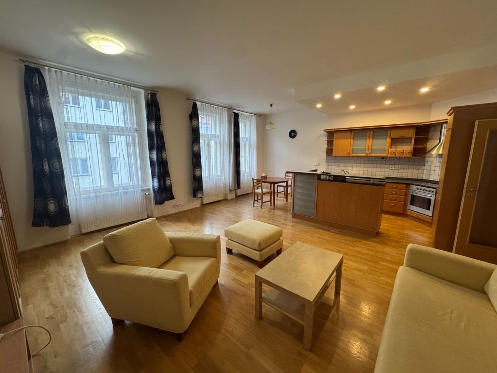 Pronájem bytu 2+kk 50 m², Marie Cibulkové, Praha, Praha Pronájem bytu 2+kk 50 m², Marie Cibulkové, Praha, Praha