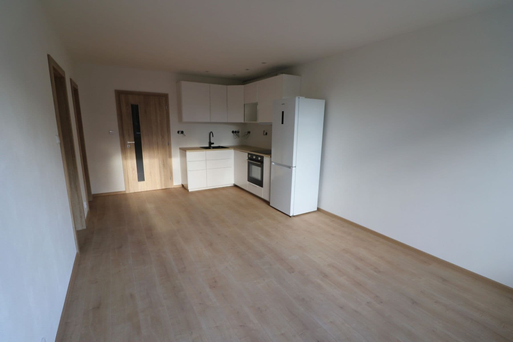 Pronájem bytu 2+kk 41 m², Pirinská, Praha, Praha Pronájem bytu 2+kk 41 m², Pirinská, Praha, Praha