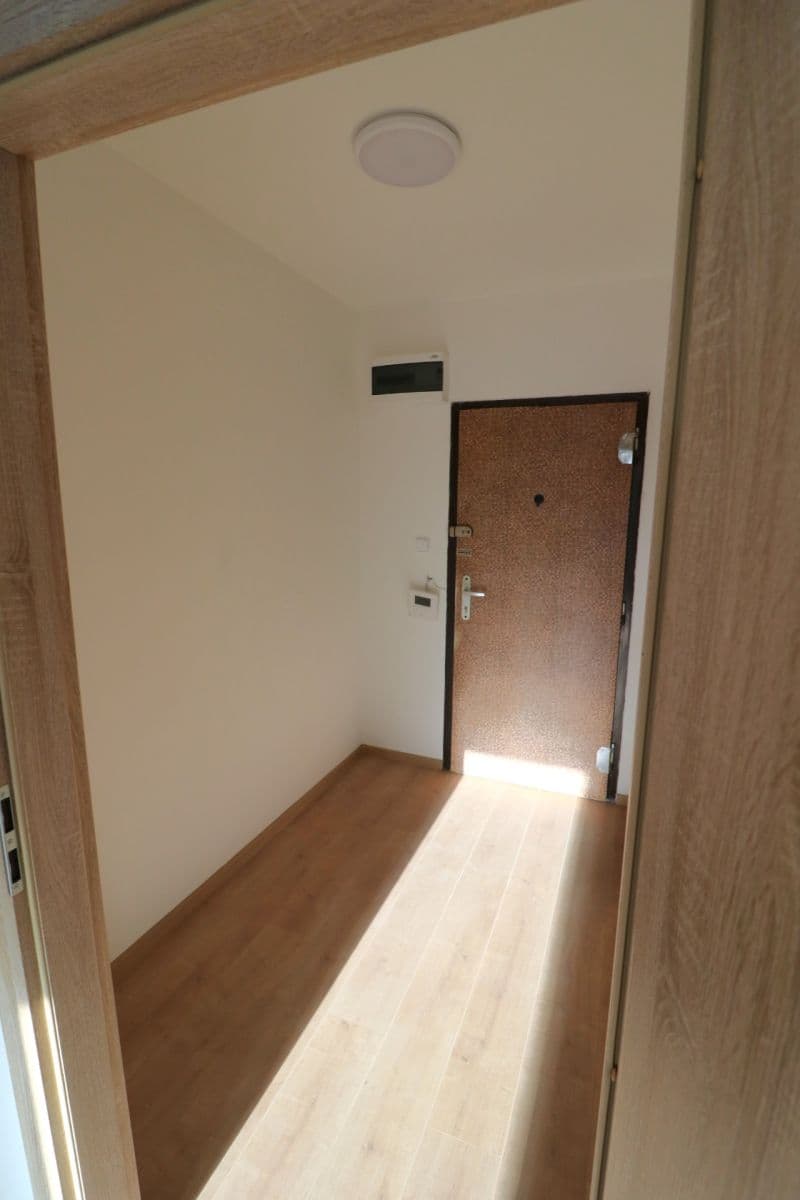Pronájem bytu 2+kk 41 m², Pirinská, Praha, Praha Pronájem bytu 2+kk 41 m², Pirinská, Praha, Praha