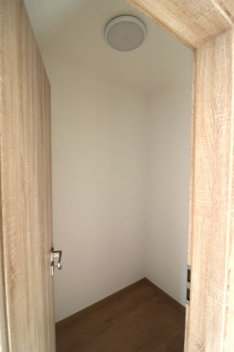 Pronájem bytu 2+kk 41 m², Pirinská, Praha, Praha Pronájem bytu 2+kk 41 m², Pirinská, Praha, Praha
