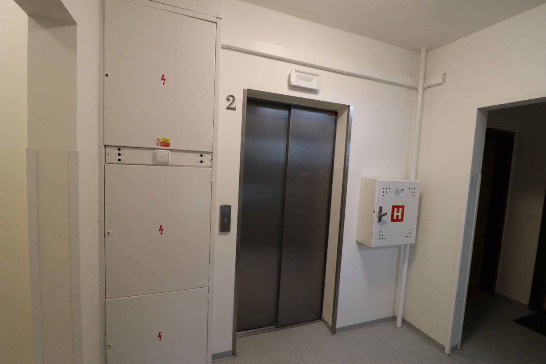 Pronájem bytu 2+kk 41 m², Pirinská, Praha, Praha Pronájem bytu 2+kk 41 m², Pirinská, Praha, Praha
