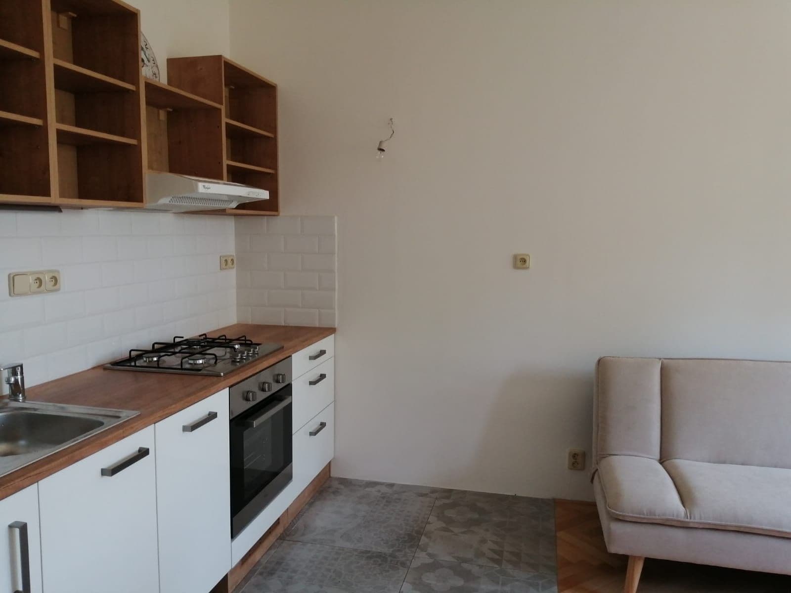 Pronájem bytu 2+kk 42 m², Lumiérů, Praha, Praha Pronájem bytu 2+kk 42 m², Lumiérů, Praha, Praha