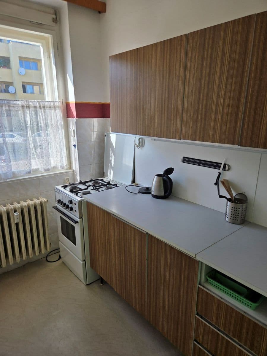 Pronájem bytu 3+1 75 m², Lumiérů, Praha, Praha Pronájem bytu 3+1 75 m², Lumiérů, Praha, Praha