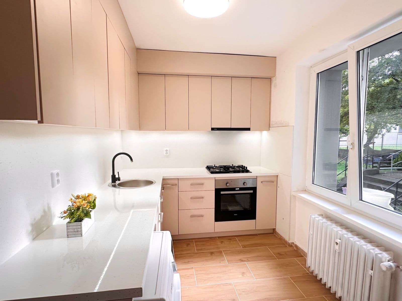 Prodej bytu 2+1 53 m², Osiková, Praha, Praha Prodej bytu 2+1 53 m², Osiková, Praha, Praha