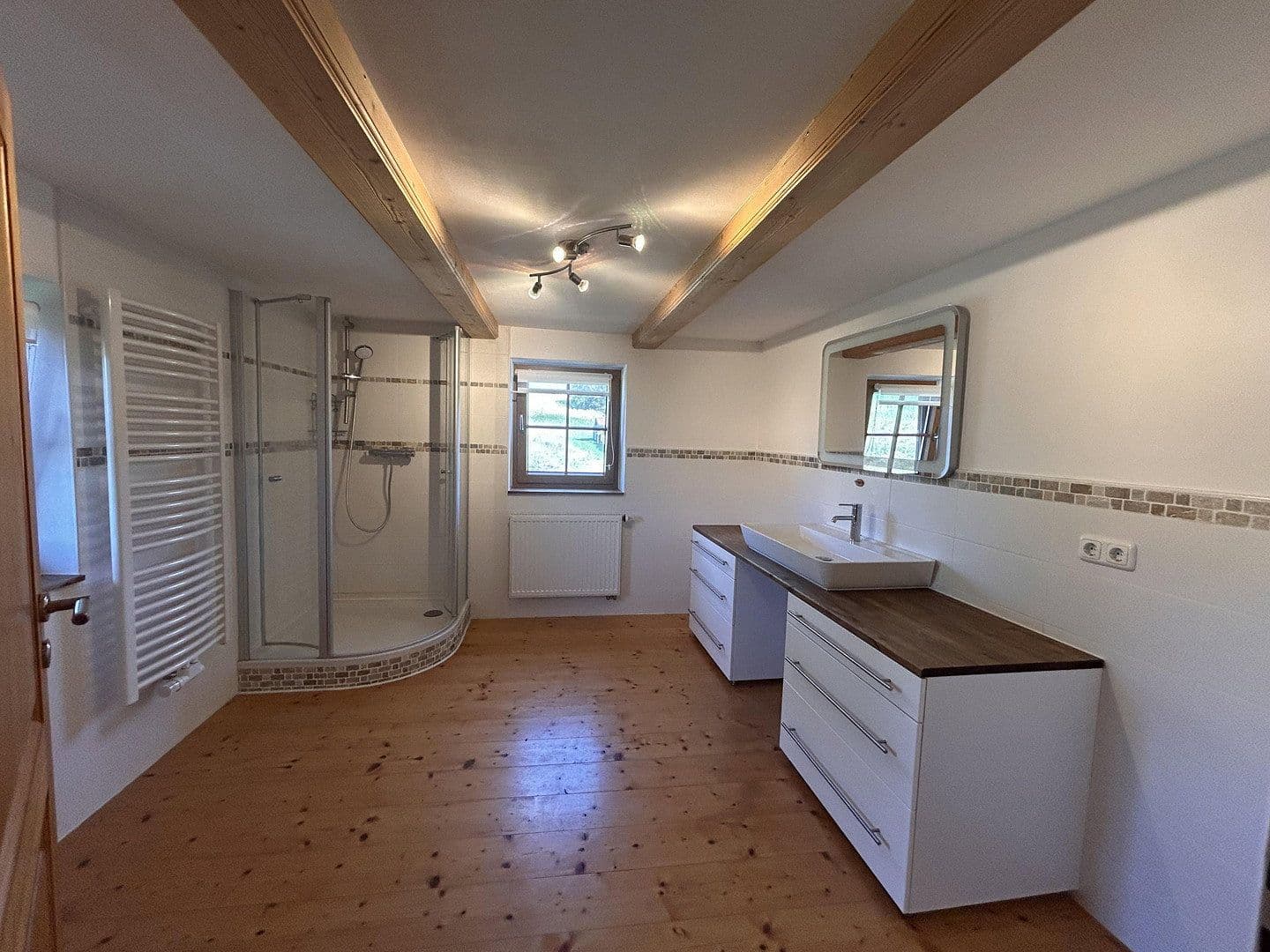 Prodej domu 162 m², pozemek 4.250 m², Buchbach, Bavorsko Prodej domu 162 m², pozemek 4.250 m², Buchbach, Bavorsko