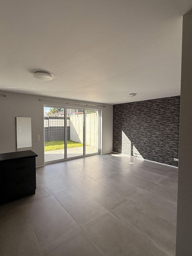 Pronájem bytu 1+1 65 m², Hümmerich, Porýní-Falc Pronájem bytu 1+1 65 m², Hümmerich, Porýní-Falc