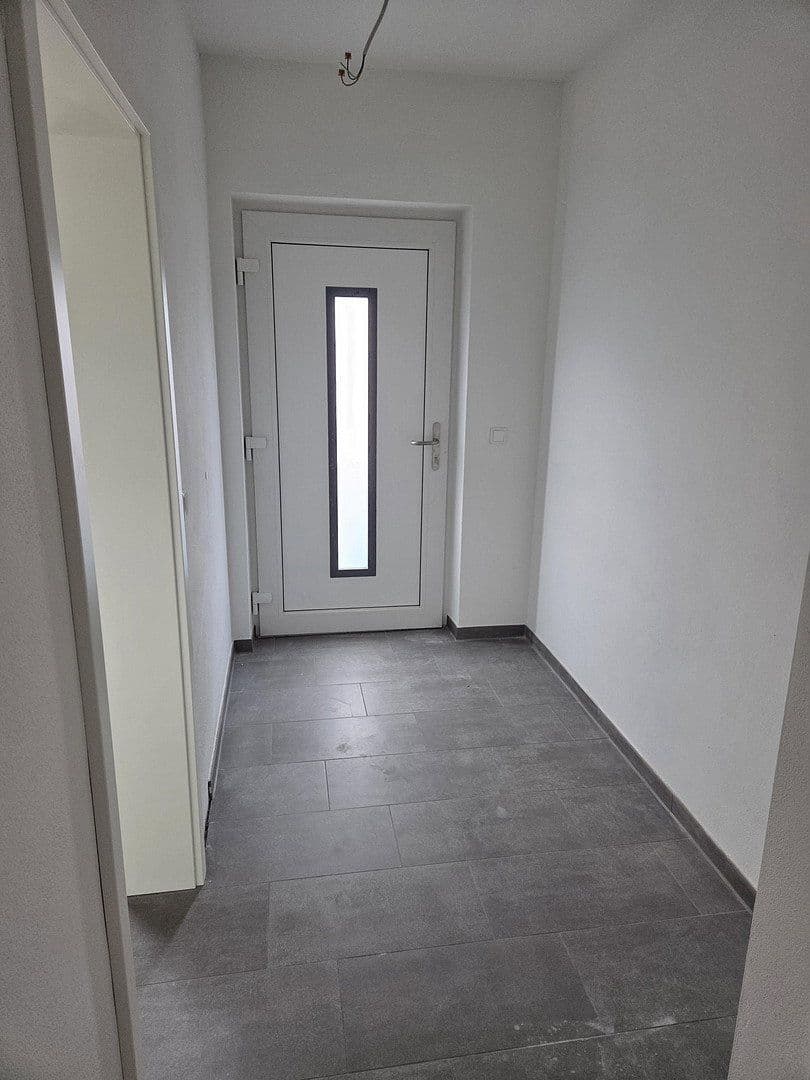 Pronájem bytu 5+1 121 m², Falkenstraße 6, Regenstauf, Bavorsko Pronájem bytu 5+1 121 m², Falkenstraße 6, Regenstauf, Bavorsko