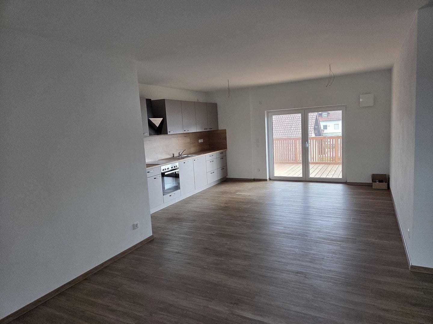 Pronájem bytu 5+1 121 m², Falkenstraße 6, Regenstauf, Bavorsko Pronájem bytu 5+1 121 m², Falkenstraße 6, Regenstauf, Bavorsko