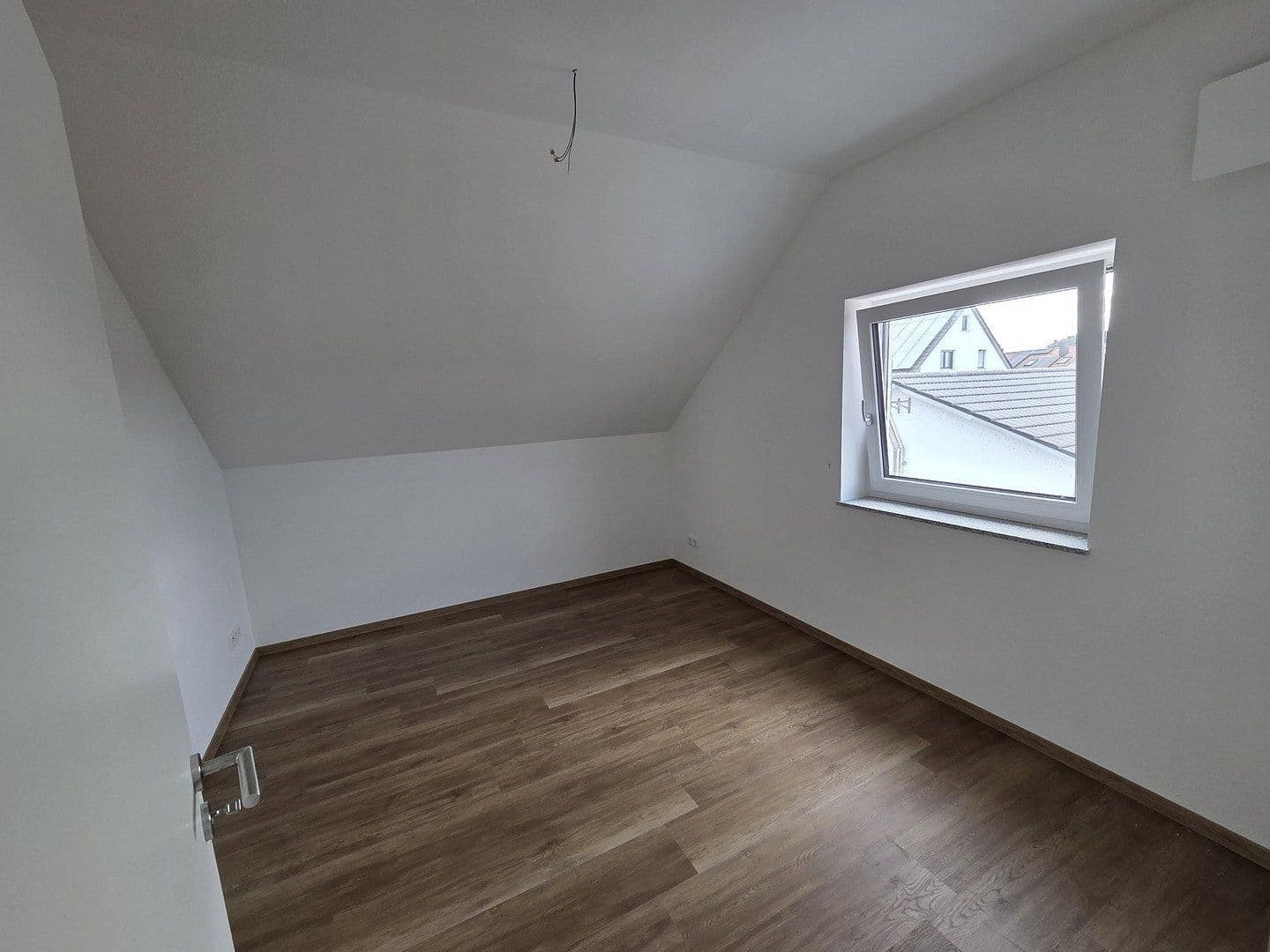 Pronájem bytu 5+1 121 m², Falkenstraße 6, Regenstauf, Bavorsko Pronájem bytu 5+1 121 m², Falkenstraße 6, Regenstauf, Bavorsko