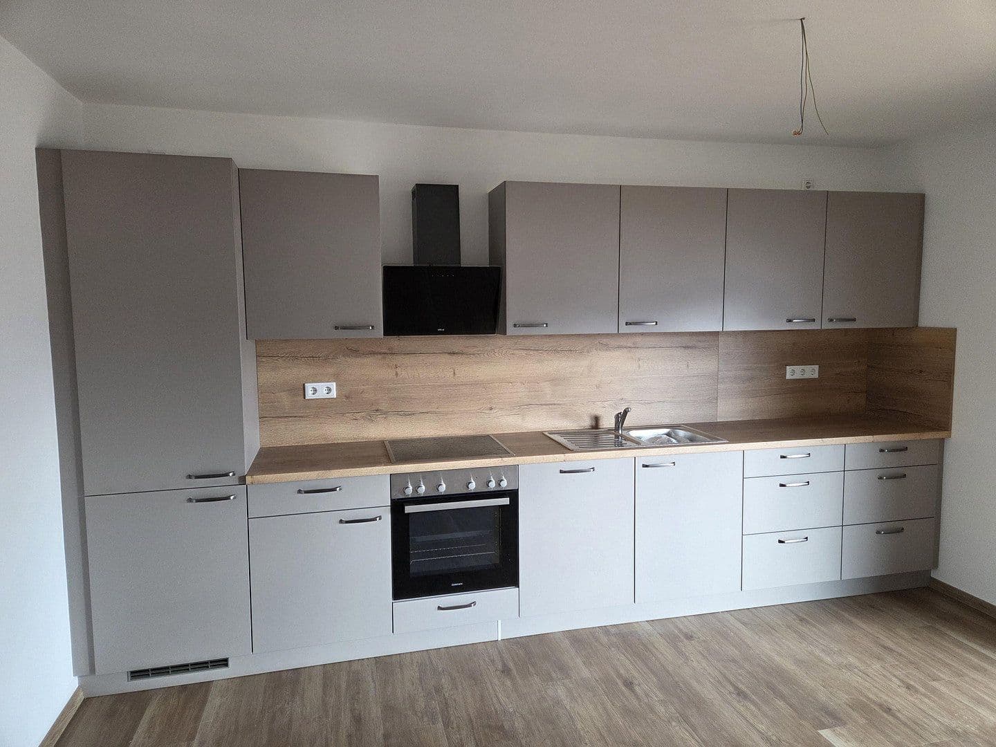 Pronájem bytu 5+1 121 m², Falkenstraße 6, Regenstauf, Bavorsko Pronájem bytu 5+1 121 m², Falkenstraße 6, Regenstauf, Bavorsko