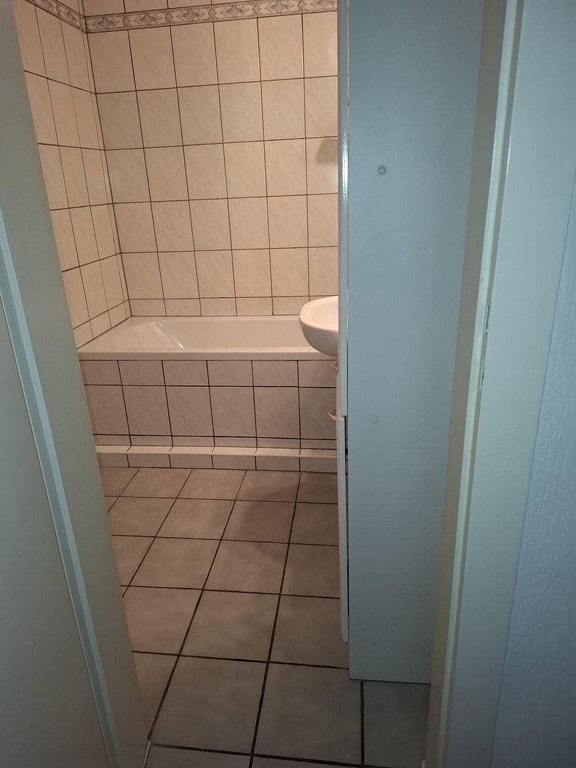 Pronájem bytu 3+1 78 m², Steinstraße 193, KRefeld, Severní Porýní-Vestfálsko Pronájem bytu 3+1 78 m², Steinstraße 193, KRefeld, Severní Porýní-Vestfálsko