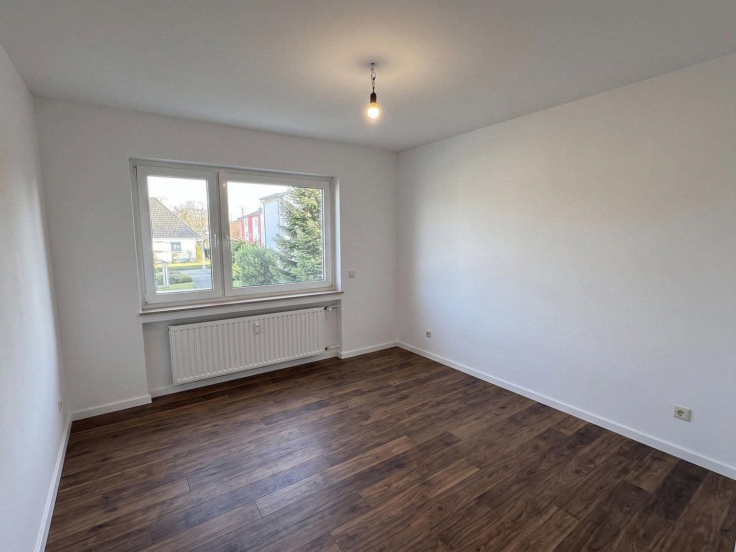 Pronájem bytu 4+1 95 m², Schönbergstraße 21, Mönchengladbach, Severní Porýní-Vestfálsko Pronájem bytu 4+1 95 m², Schönbergstraße 21, Mönchengladbach, Severní Porýní-Vestfálsko