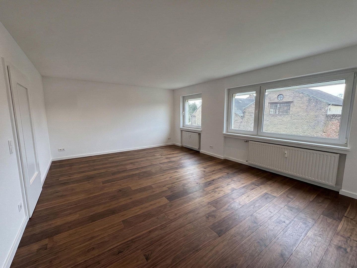 Pronájem bytu 4+1 95 m², Schönbergstraße 21, Mönchengladbach, Severní Porýní-Vestfálsko Pronájem bytu 4+1 95 m², Schönbergstraße 21, Mönchengladbach, Severní Porýní-Vestfálsko