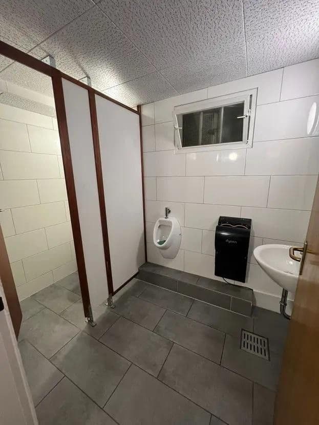 Prodej nebytového prostoru 140 m², Von der Mark Straße 23-25, Duisburg, Severní Porýní-Vestfálsko Prodej nebytového prostoru 140 m², Von der Mark Straße 23-25, Duisburg, Severní Porýní-Vestfálsko