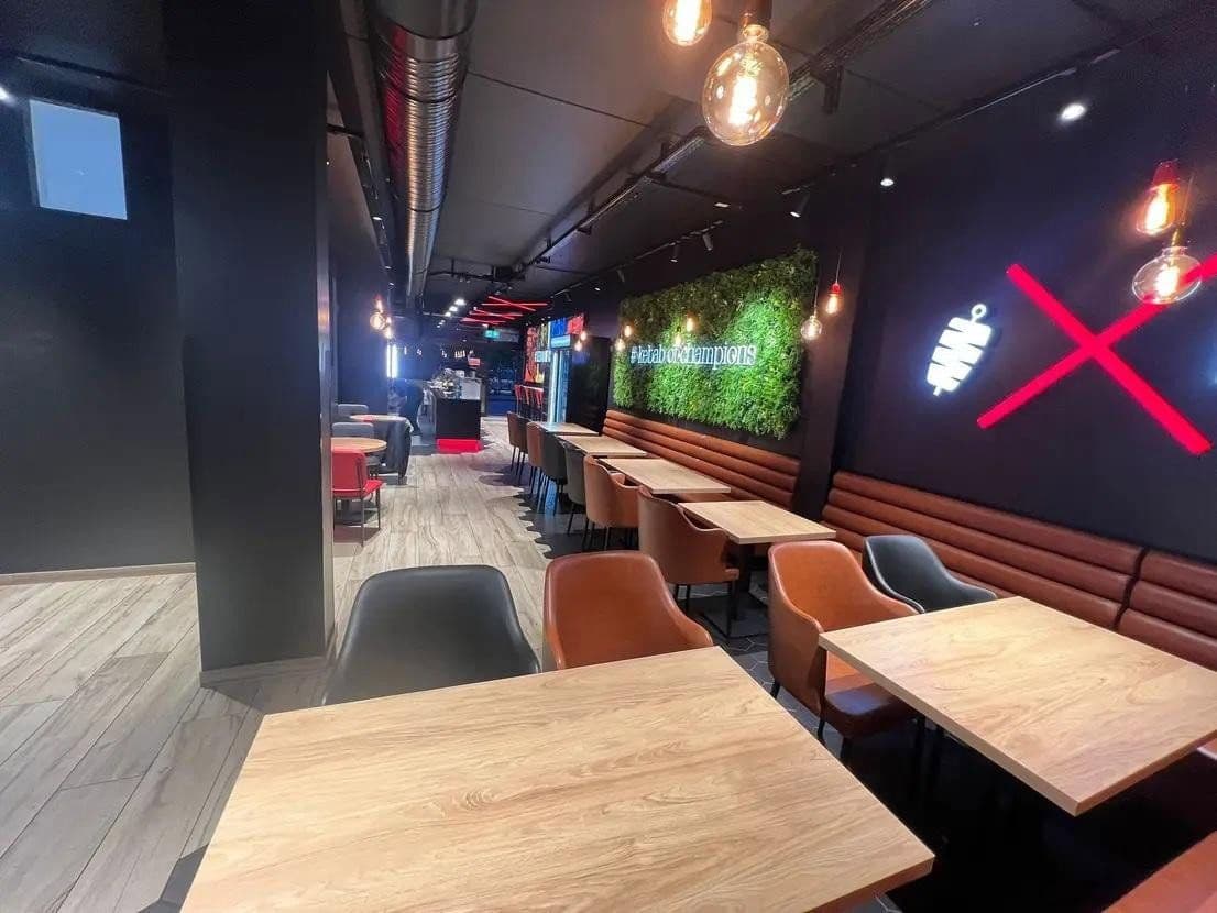 Prodej nebytového prostoru 140 m², Von der Mark Straße 23-25, Duisburg, Severní Porýní-Vestfálsko Prodej nebytového prostoru 140 m², Von der Mark Straße 23-25, Duisburg, Severní Porýní-Vestfálsko