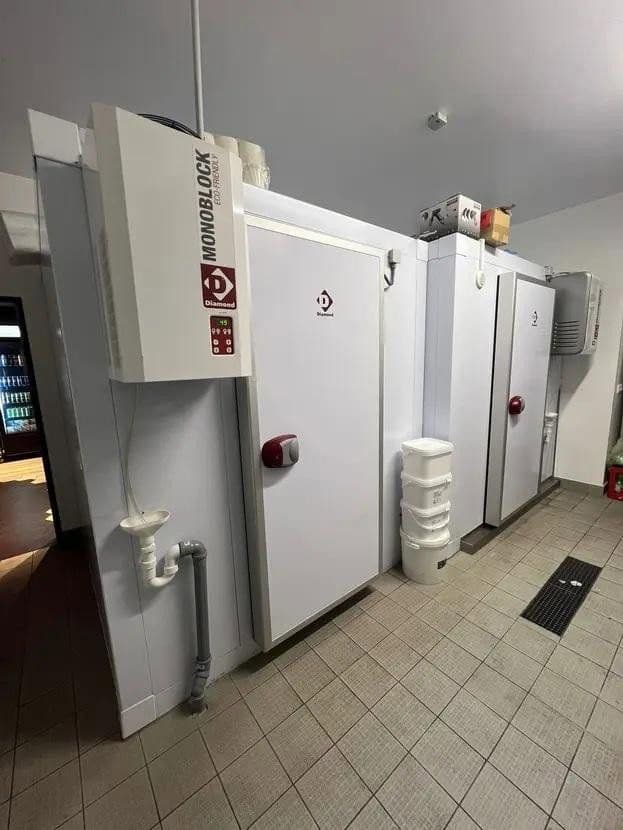 Prodej nebytového prostoru 140 m², Von der Mark Straße 23-25, Duisburg, Severní Porýní-Vestfálsko Prodej nebytového prostoru 140 m², Von der Mark Straße 23-25, Duisburg, Severní Porýní-Vestfálsko