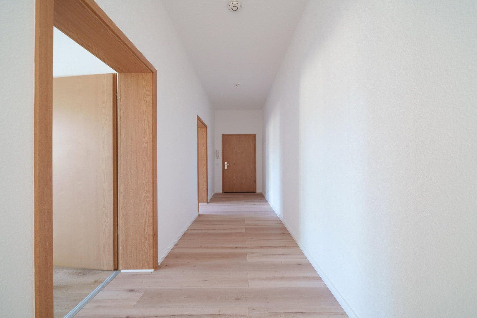 Pronájem bytu 3+1 96 m², Brandenburgische Str., Zossen, Braniborsko Pronájem bytu 3+1 96 m², Brandenburgische Str., Zossen, Braniborsko