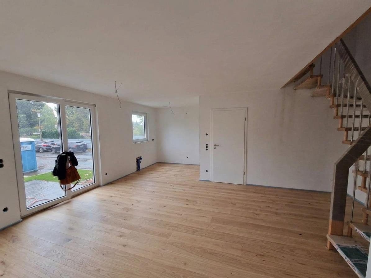 Pronájem domu 156 m², pozemek 250 m², Peterstr. 34, Niederkassel, Severní Porýní-Vestfálsko Pronájem domu 156 m², pozemek 250 m², Peterstr. 34, Niederkassel, Severní Porýní-Vestfálsko