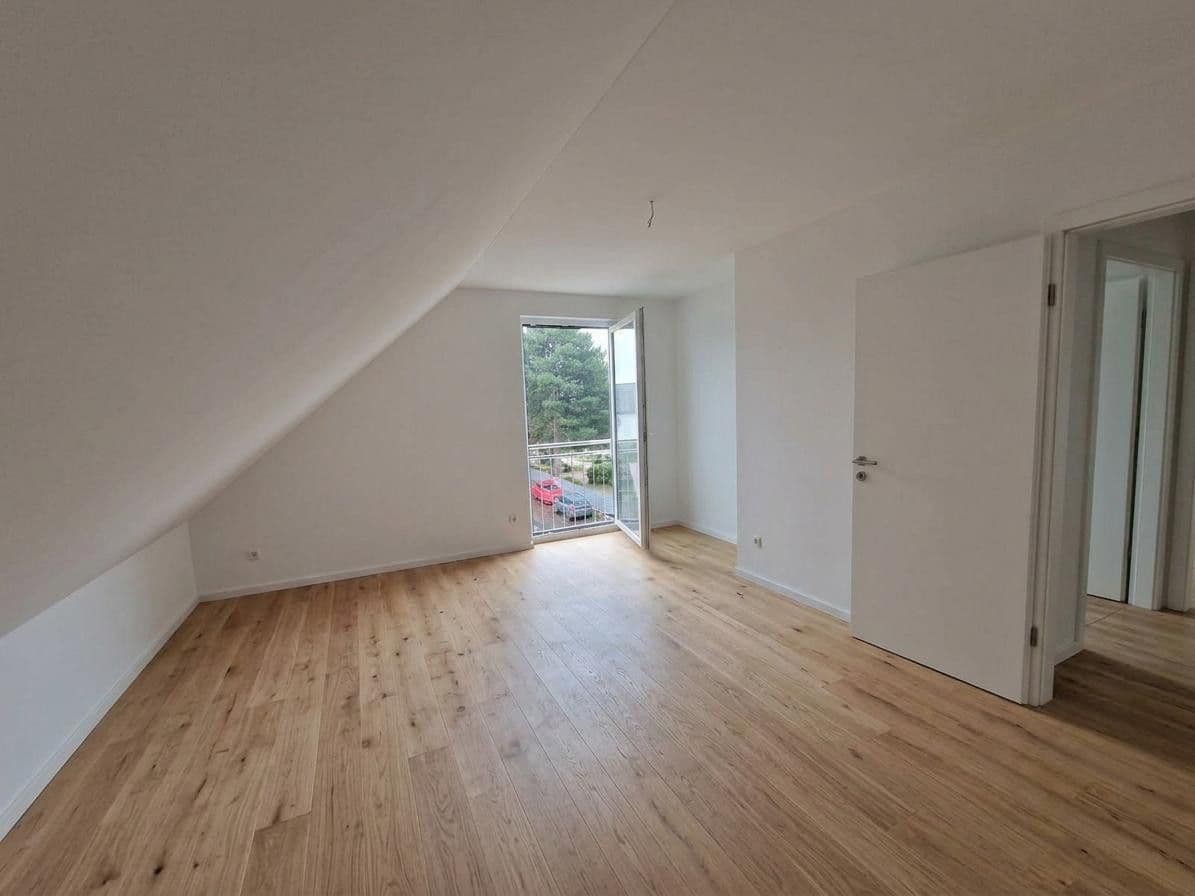 Pronájem domu 156 m², pozemek 250 m², Peterstr. 34, Niederkassel, Severní Porýní-Vestfálsko Pronájem domu 156 m², pozemek 250 m², Peterstr. 34, Niederkassel, Severní Porýní-Vestfálsko