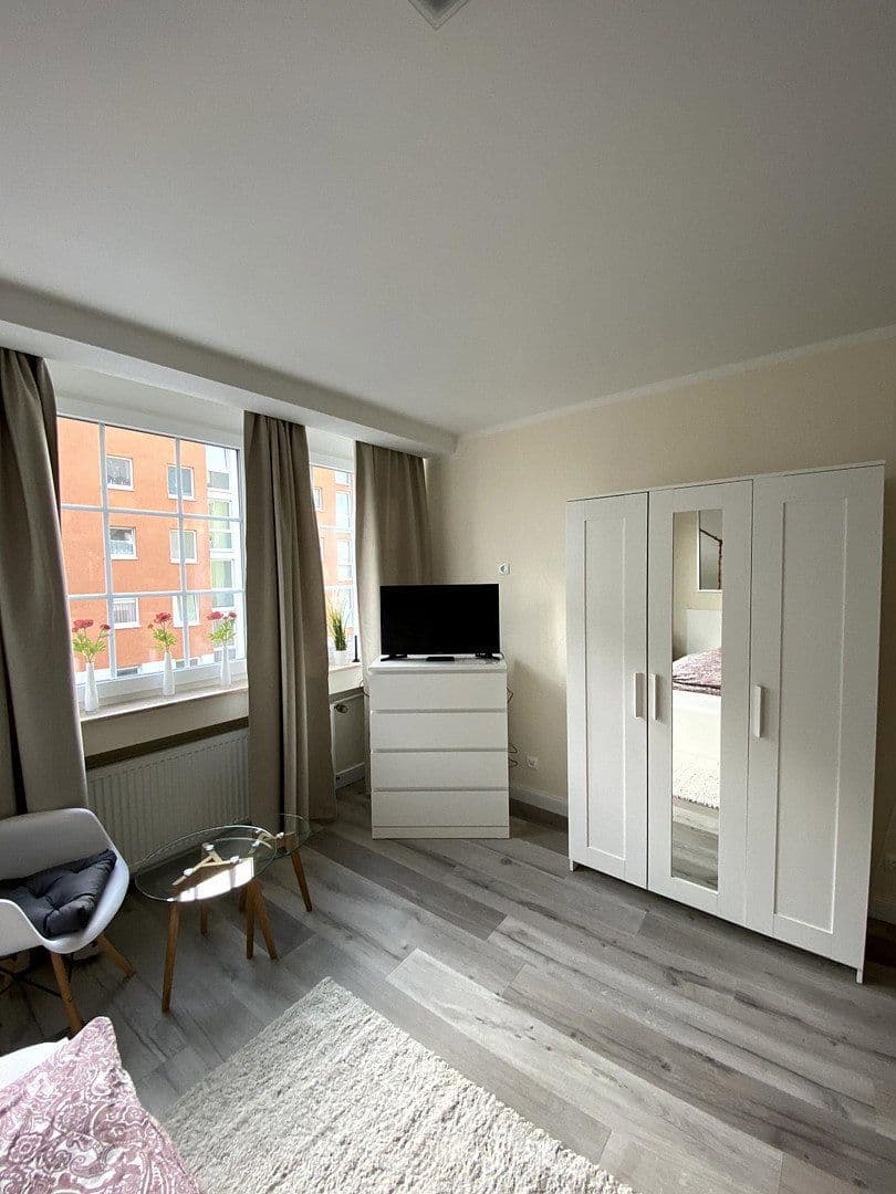 Pronájem bytu 1+1 27 m², Düsseldorf, Severní Porýní-Vestfálsko Pronájem bytu 1+1 27 m², Düsseldorf, Severní Porýní-Vestfálsko