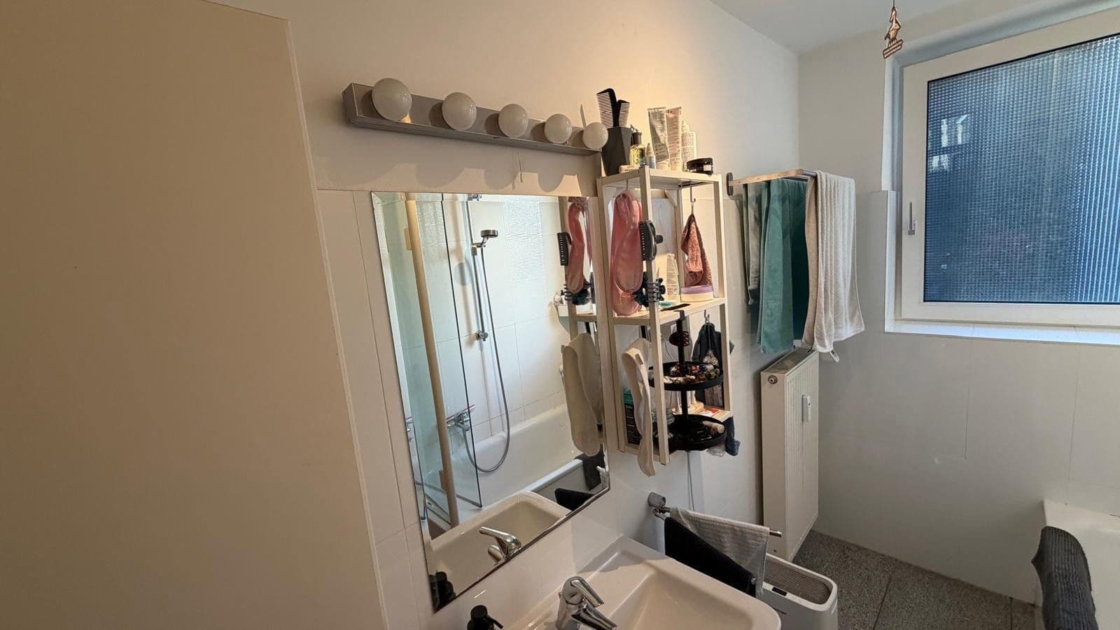 Pronájem bytu 3+1 78 m², Viktoriaalle 48, Cáchy, Severní Porýní-Vestfálsko Pronájem bytu 3+1 78 m², Viktoriaalle 48, Cáchy, Severní Porýní-Vestfálsko