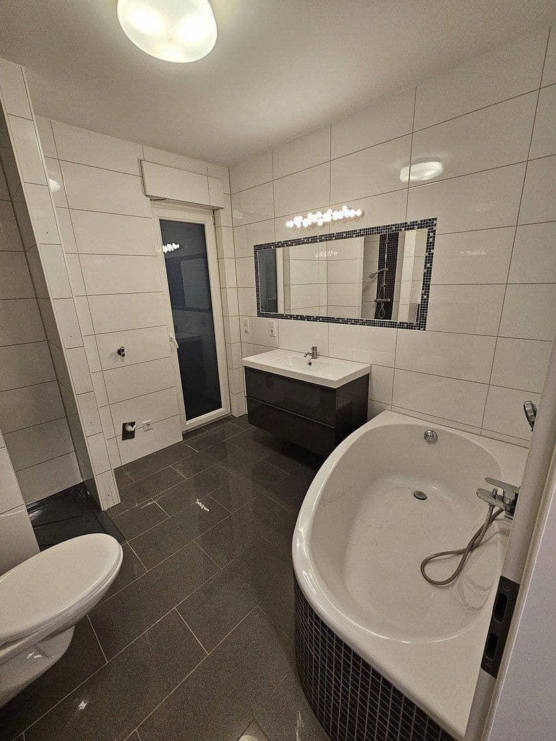 Prodej bytu 6+1 139 m², Dormagen, Severní Porýní-Vestfálsko Prodej bytu 6+1 139 m², Dormagen, Severní Porýní-Vestfálsko
