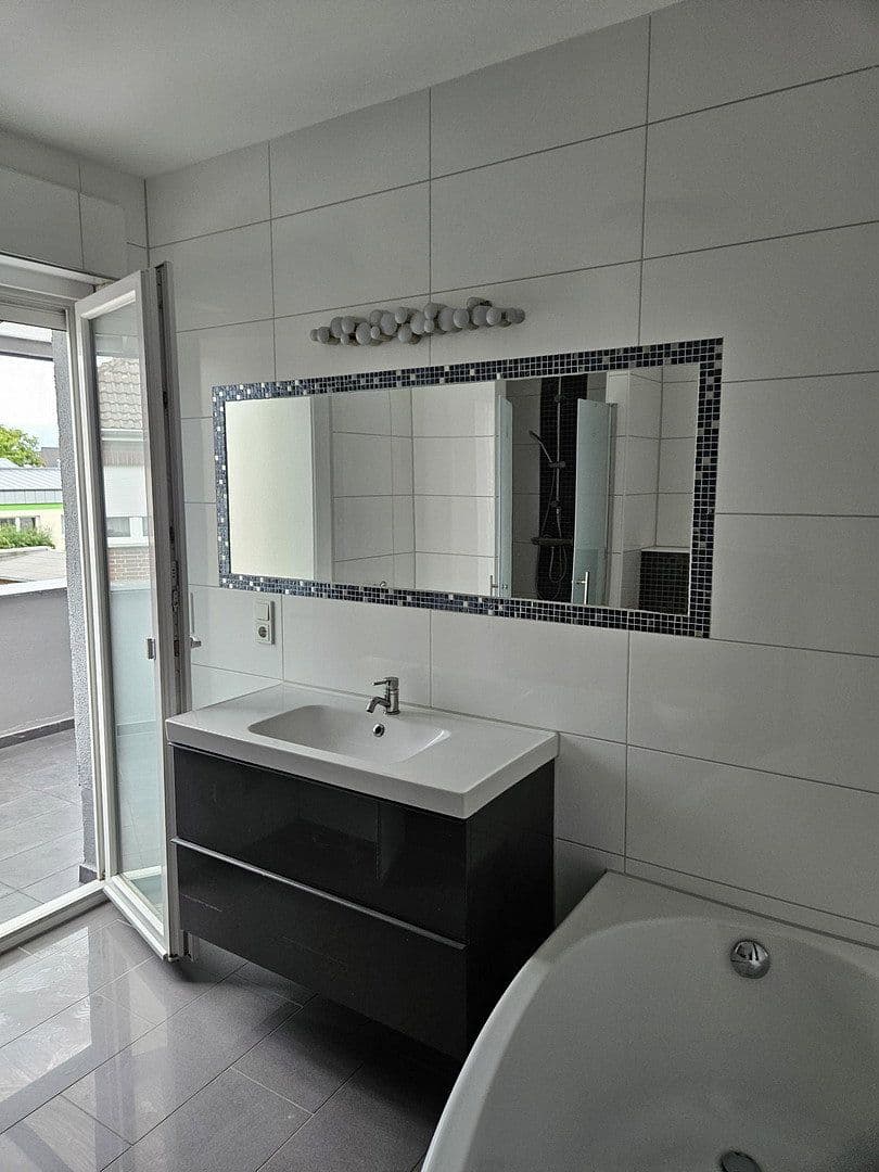 Prodej bytu 6+1 139 m², Dormagen, Severní Porýní-Vestfálsko Prodej bytu 6+1 139 m², Dormagen, Severní Porýní-Vestfálsko
