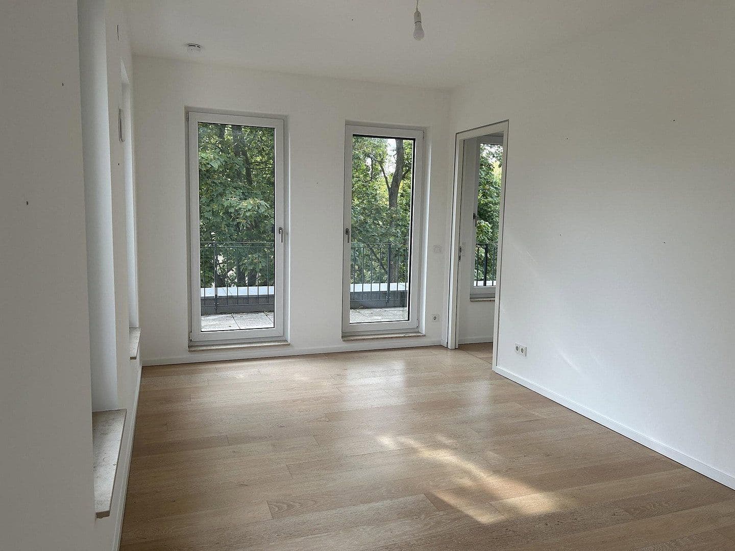 Pronájem bytu 3+1 143 m², Hegelallee 25, Potsdam, Braniborsko Pronájem bytu 3+1 143 m², Hegelallee 25, Potsdam, Braniborsko