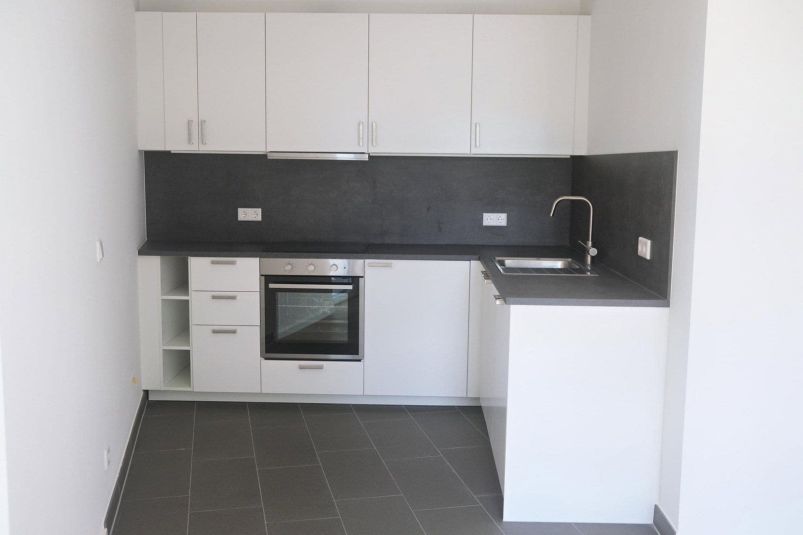 Pronájem bytu 1+1 39 m², Goerdelerstraße 33, Offenbach, Hessen Pronájem bytu 1+1 39 m², Goerdelerstraße 33, Offenbach, Hessen