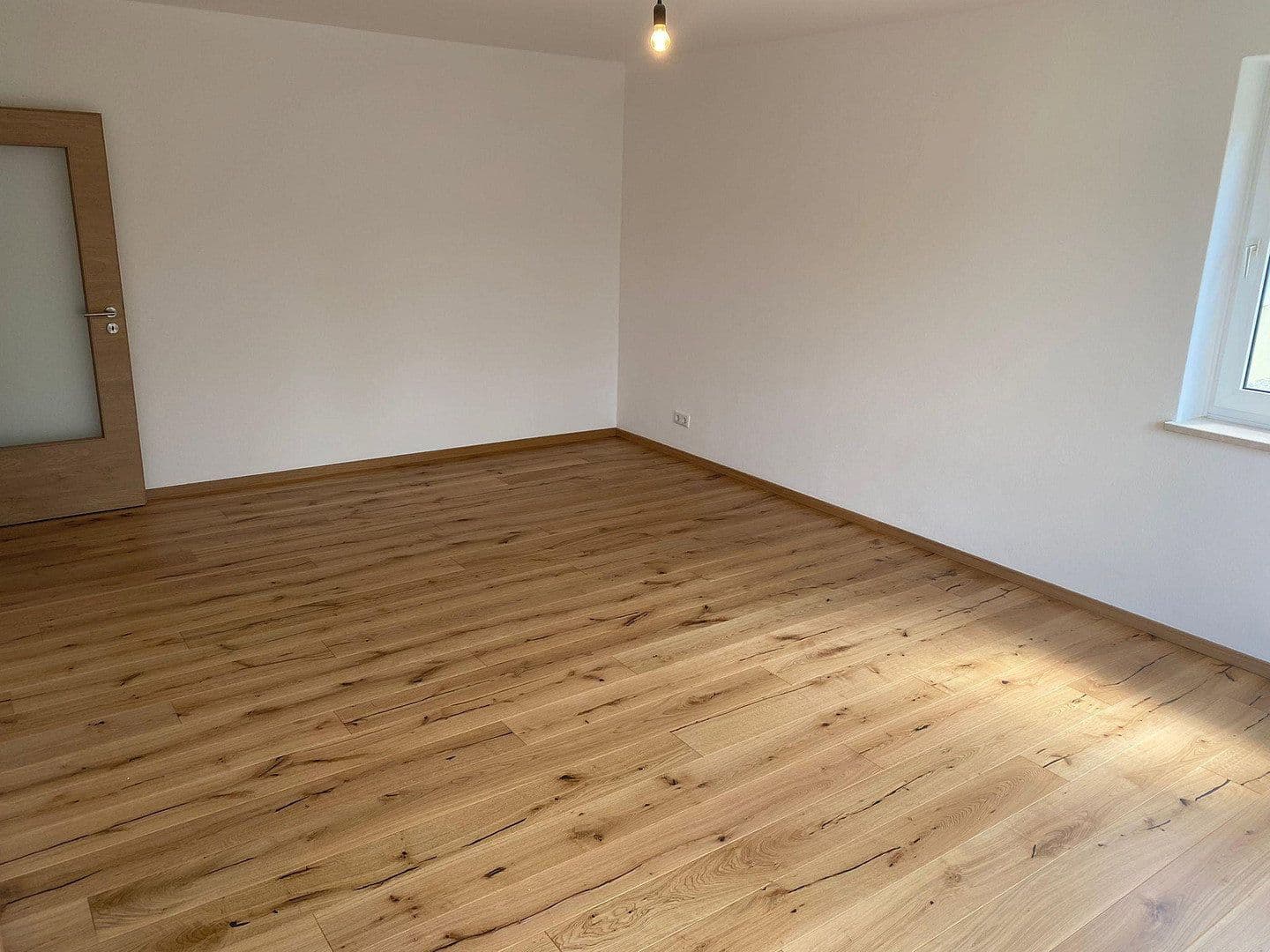 Pronájem bytu 2+1 59 m², Meisenweg 15, Germering, Bavorsko Pronájem bytu 2+1 59 m², Meisenweg 15, Germering, Bavorsko