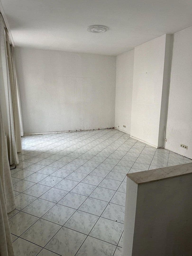 Pronájem domu 140 m², pozemek 230 m², Düsseldorf, Severní Porýní-Vestfálsko Pronájem domu 140 m², pozemek 230 m², Düsseldorf, Severní Porýní-Vestfálsko
