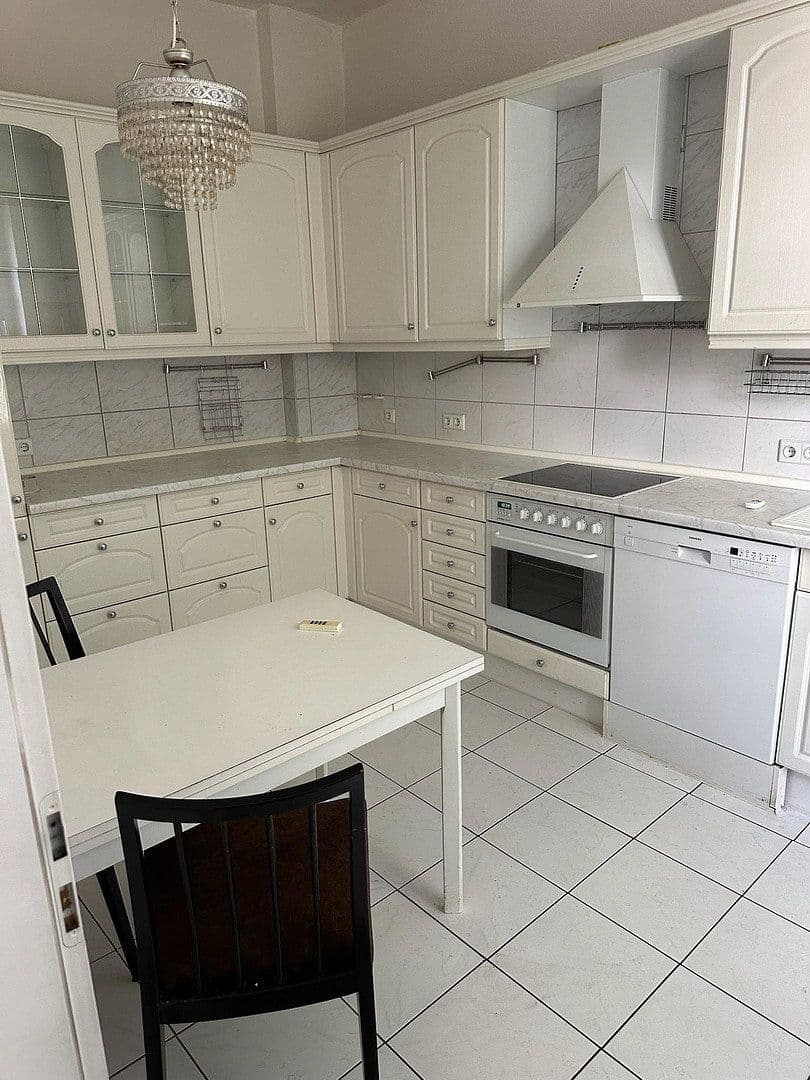Pronájem domu 140 m², pozemek 230 m², Düsseldorf, Severní Porýní-Vestfálsko Pronájem domu 140 m², pozemek 230 m², Düsseldorf, Severní Porýní-Vestfálsko