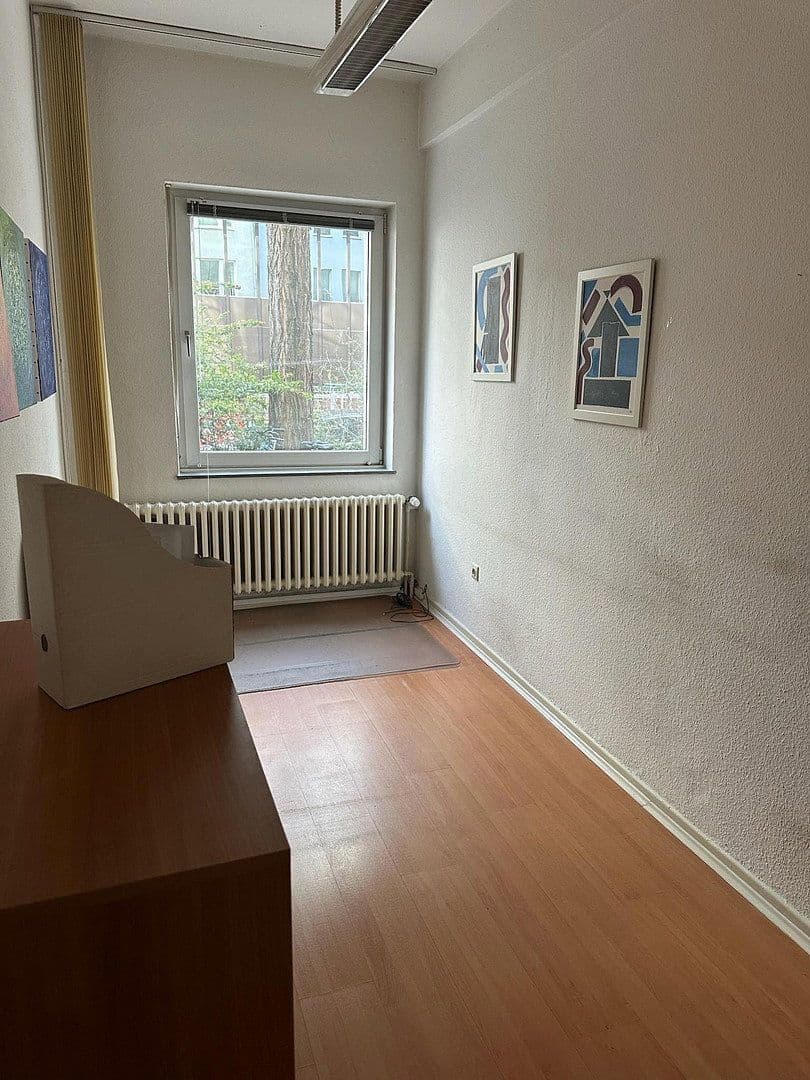 Pronájem kanceláře 70 m², Düsseldorf, Severní Porýní-Vestfálsko Pronájem kanceláře 70 m², Düsseldorf, Severní Porýní-Vestfálsko