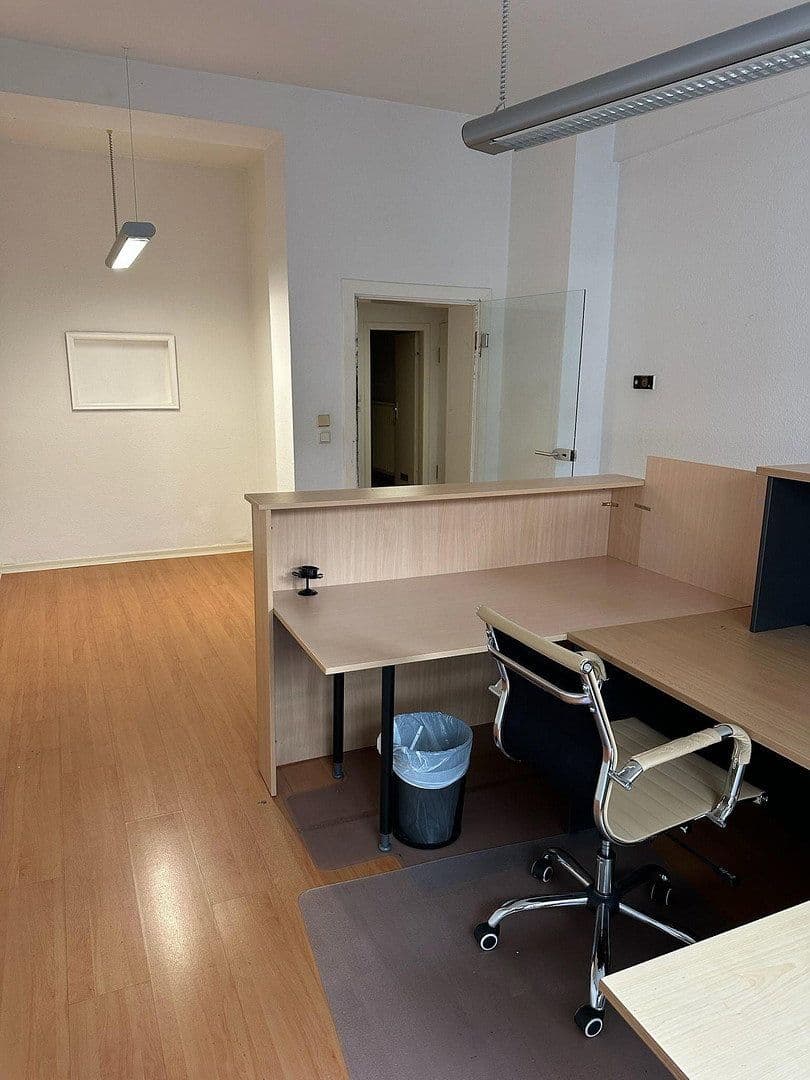 Pronájem kanceláře 70 m², Düsseldorf, Severní Porýní-Vestfálsko Pronájem kanceláře 70 m², Düsseldorf, Severní Porýní-Vestfálsko