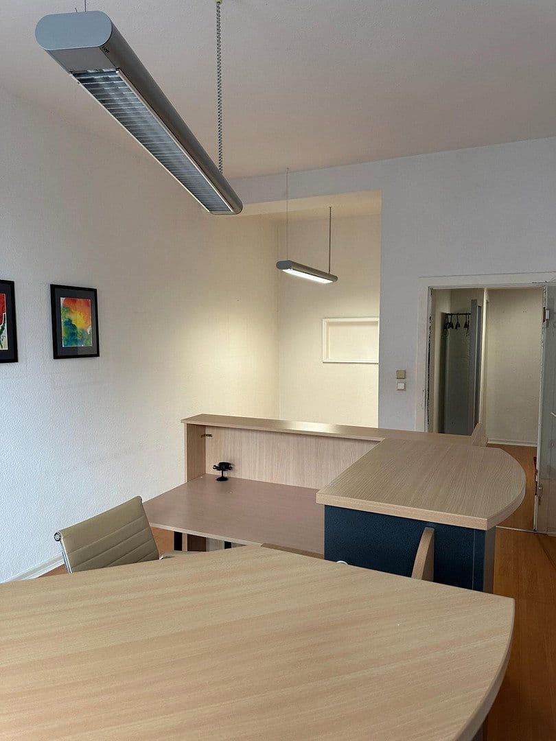 Pronájem kanceláře 70 m², Düsseldorf, Severní Porýní-Vestfálsko Pronájem kanceláře 70 m², Düsseldorf, Severní Porýní-Vestfálsko