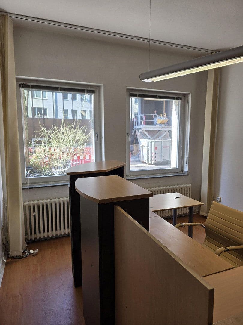 Pronájem kanceláře 70 m², Düsseldorf, Severní Porýní-Vestfálsko Pronájem kanceláře 70 m², Düsseldorf, Severní Porýní-Vestfálsko