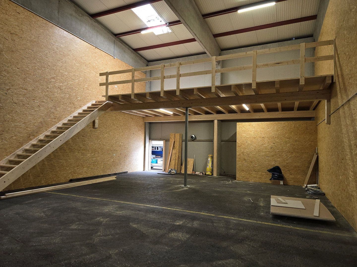 Pronájem nebytového prostoru 200 m², Linke Bahnzeile 21, Ebreichsdorf, Dolní Rakousko Pronájem nebytového prostoru 200 m², Linke Bahnzeile 21, Ebreichsdorf, Dolní Rakousko